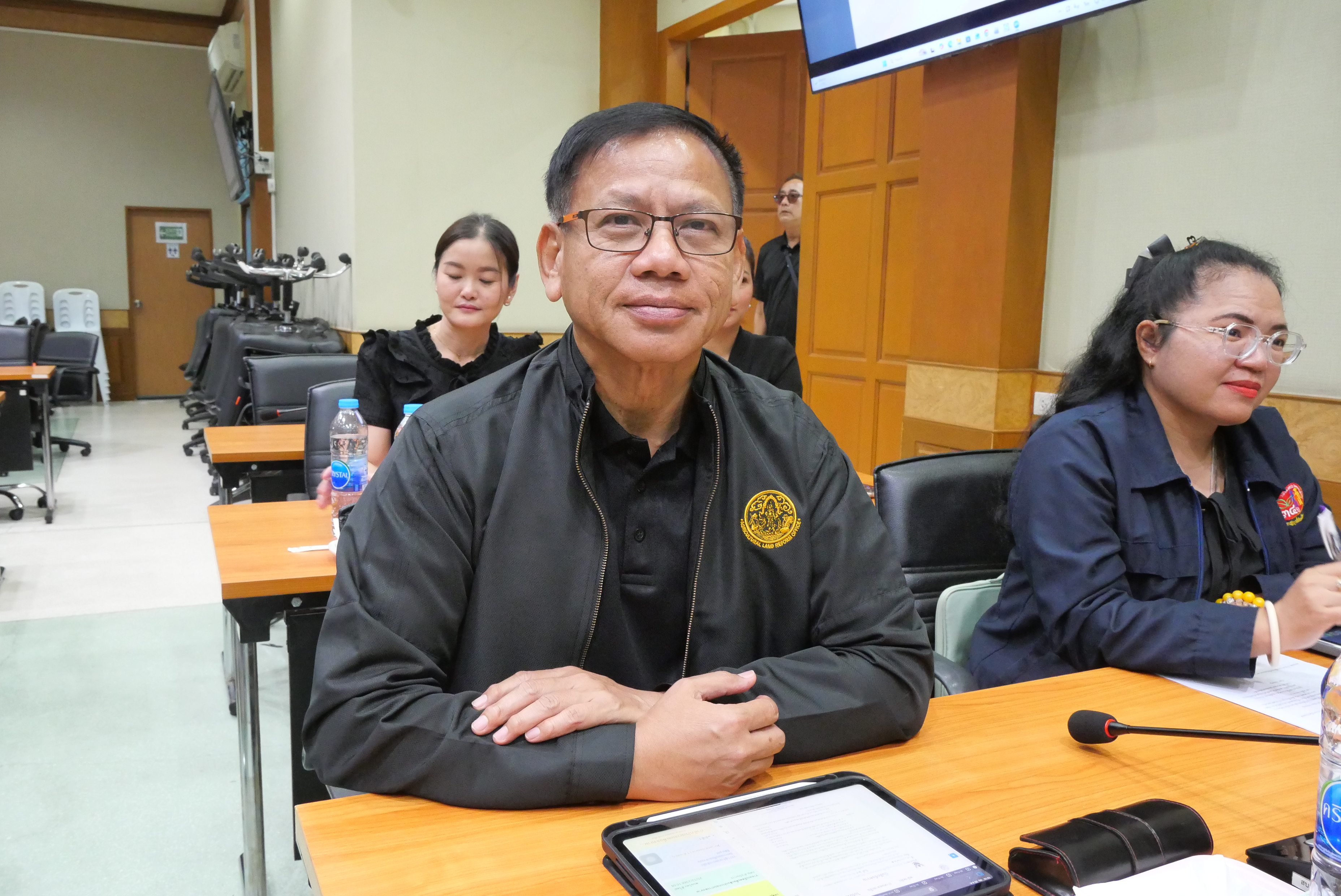 title - เลขาธิการ ส.ป.ก. เปิดการประชุม “สร้างความเข้าใจในการดำเนินโครงการและให้คำชี้แจงเกี่ยวกับการรวบรวม การเก็บข้อมูลเพื่อ ใช้ในการจัดทำแผนกำหนดตำแหน่ง เพื่อปรับปรุงการกำหนดตำแหน่งเป็นระดับสูงขึ้น ของ ส.ป.ก.”